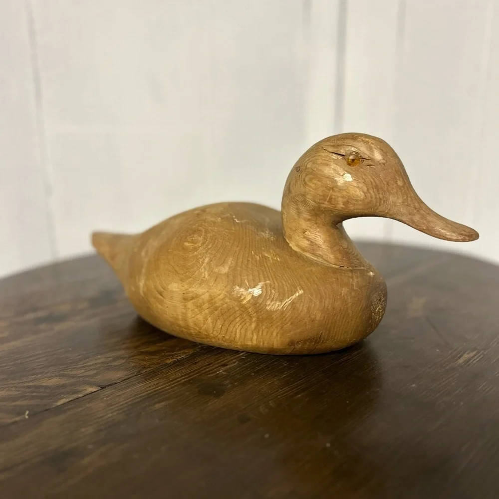 Vintage Hand-Carved Wooden Duck Sculpture in Natural Wood Tone - Picture 2 of 4